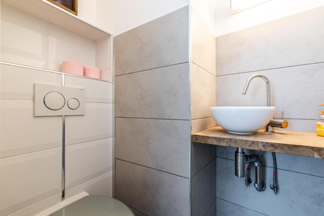 Lb Vacation Rentals I Admire Panoramic Ocean Views Through Walls Of Windows Cannes Buitenkant foto