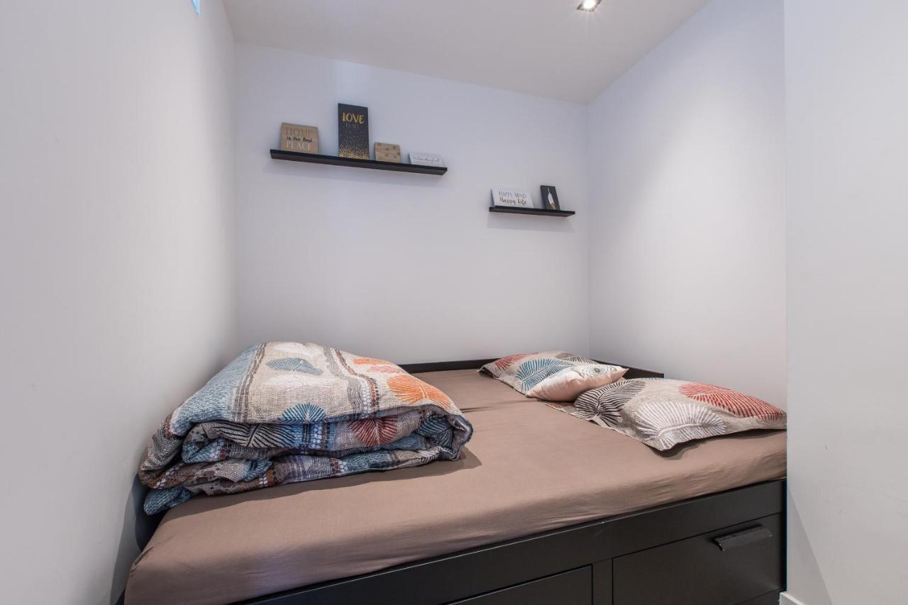 Lb Vacation Rentals I Admire Panoramic Ocean Views Through Walls Of Windows Cannes Buitenkant foto